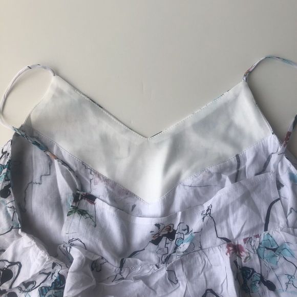 Doe & Rae Ruffled Patterned Tank Size Large - Picture 9 of 10